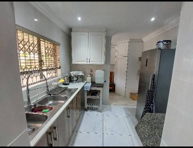 4 BEDROOM HOUSE FOR SALE IN CRAIGIEBURN